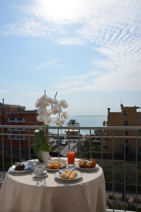 Hotel Villa Paolina Pietra Ligure Exterior photo