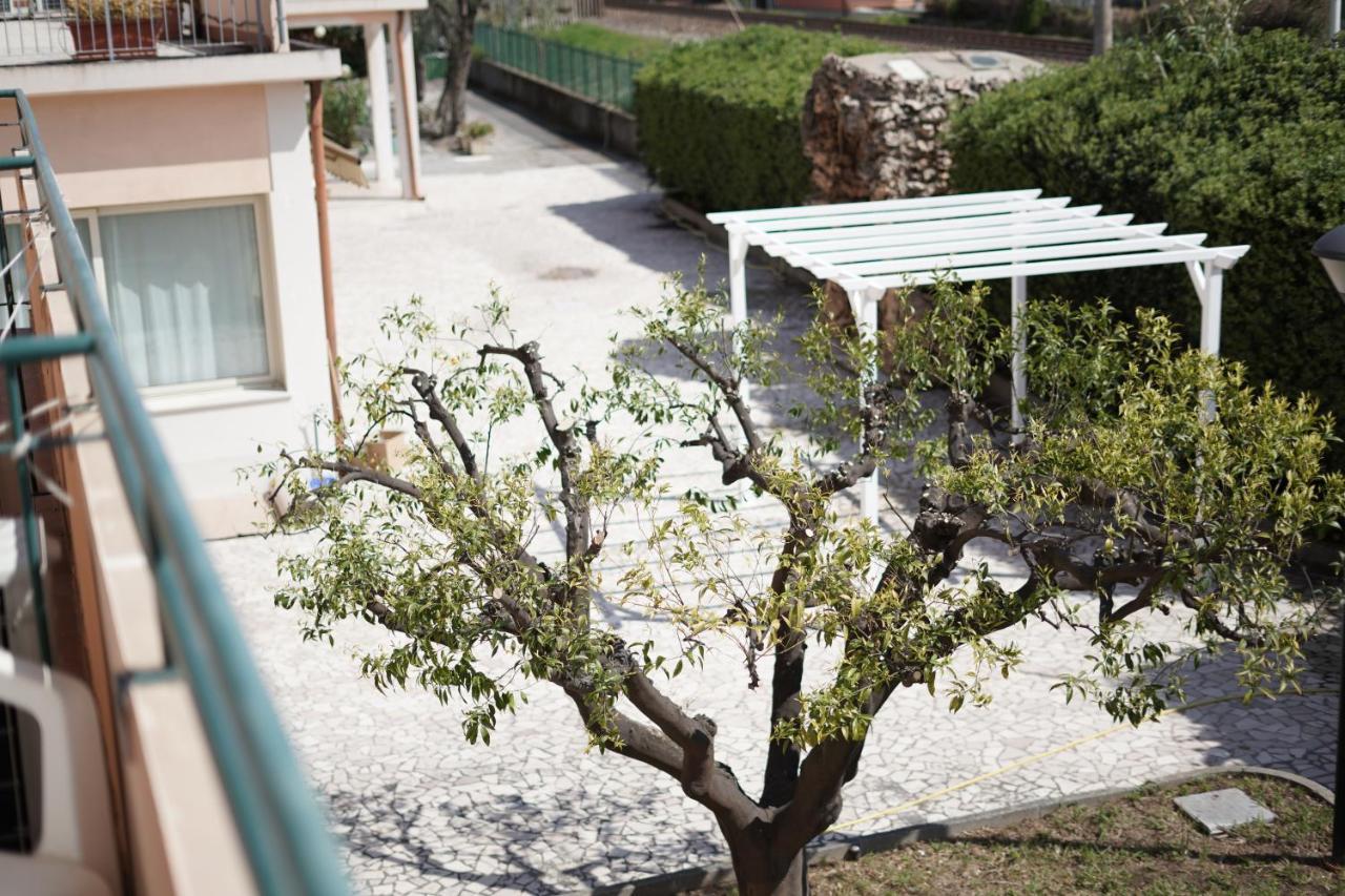 Hotel Villa Paolina Pietra Ligure Exterior photo