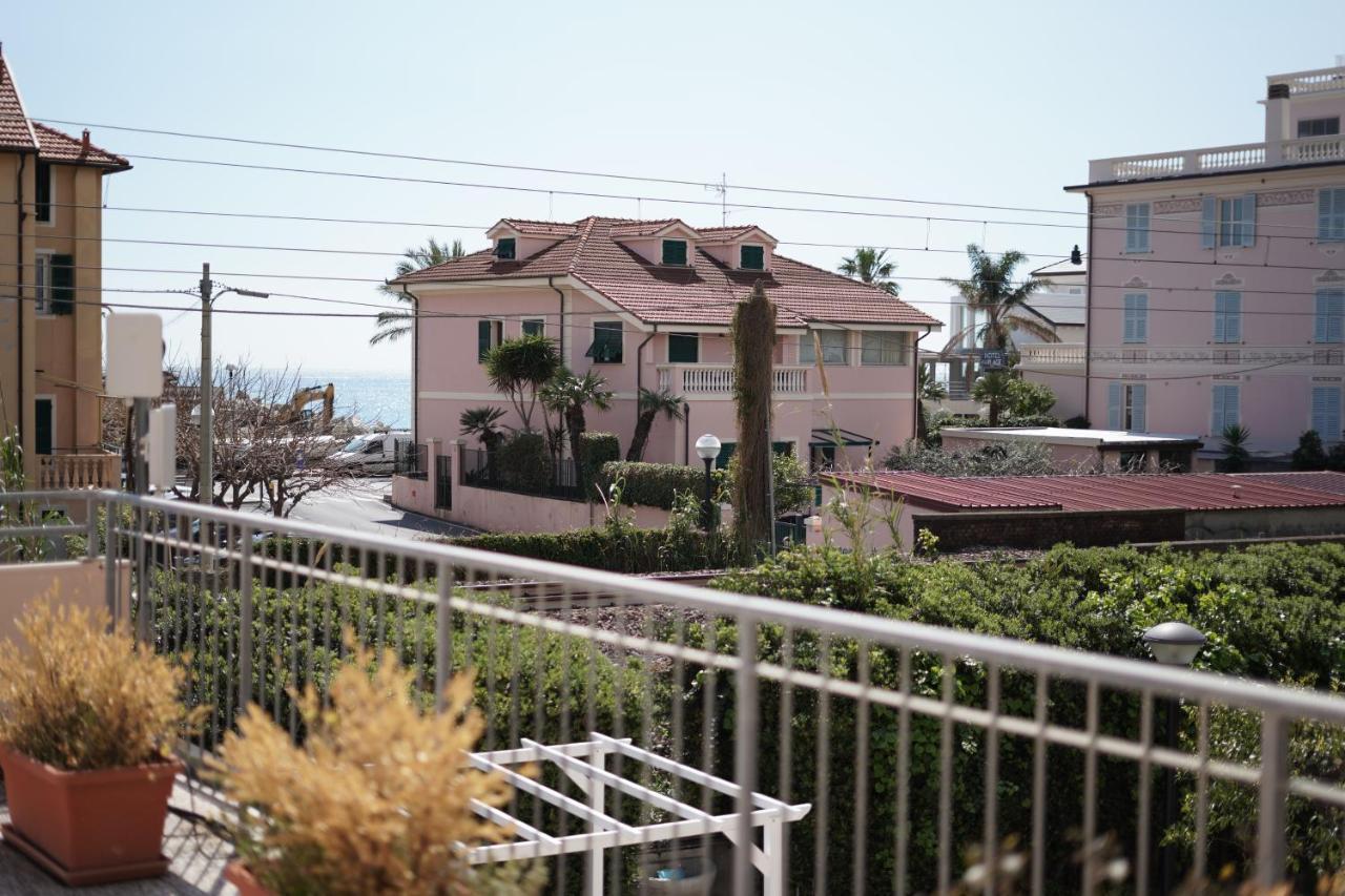 Hotel Villa Paolina Pietra Ligure Exterior photo