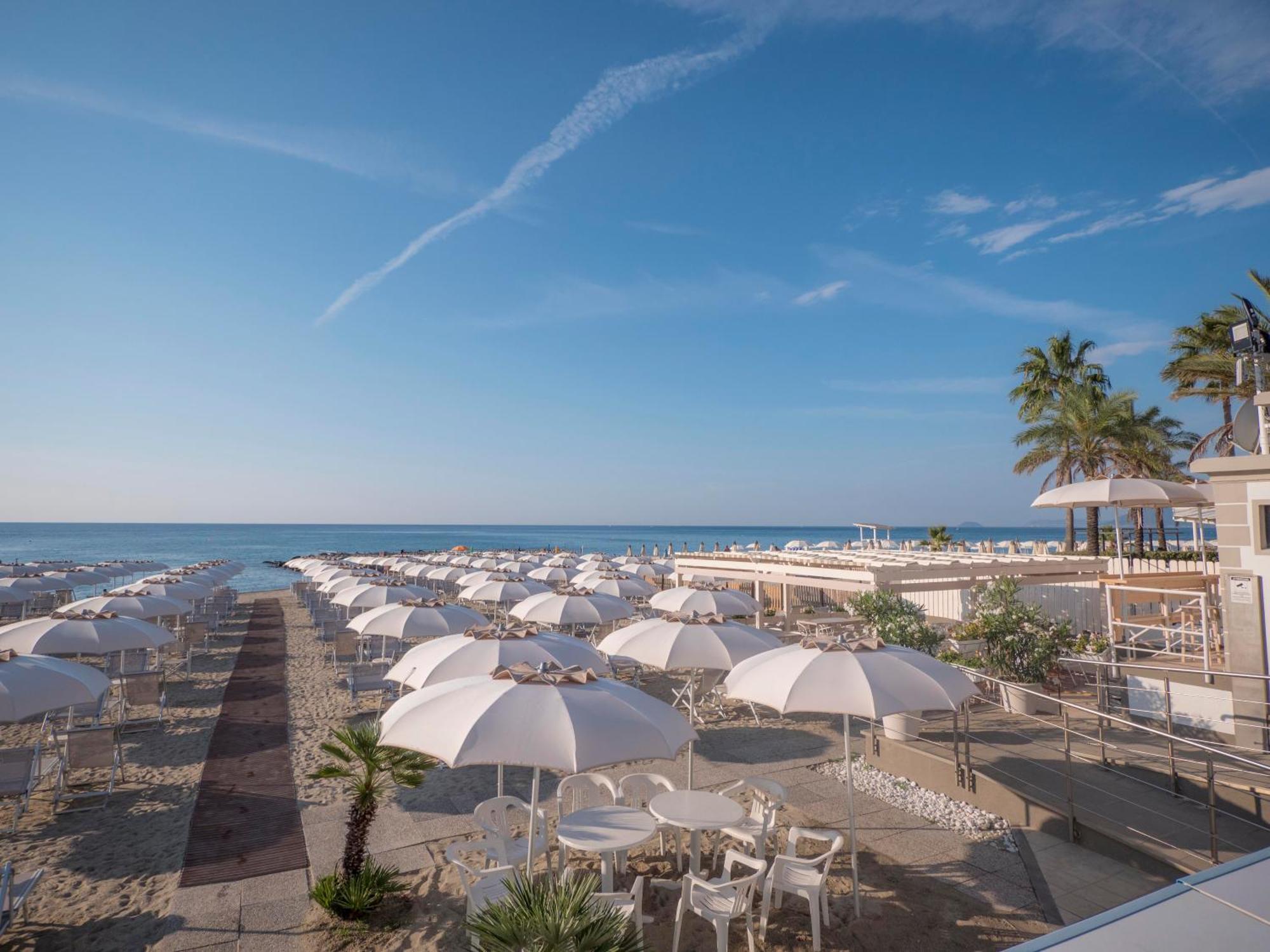 Hotel Villa Paolina Pietra Ligure Exterior photo